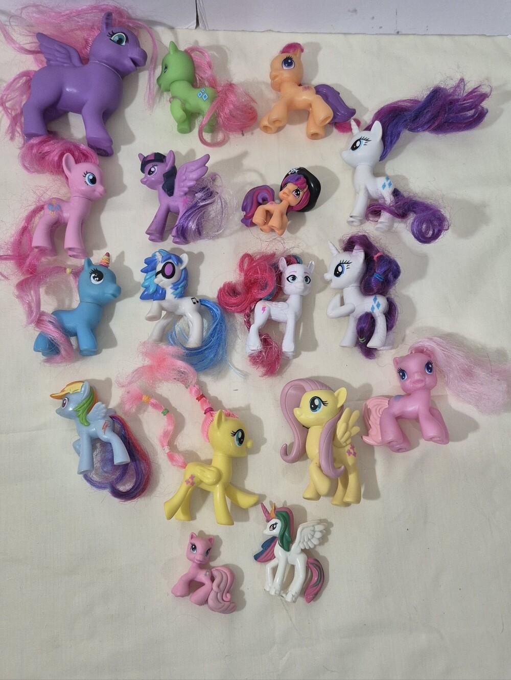 Lot Of 17 MY LITTLE PONY varies Sizes And Colors